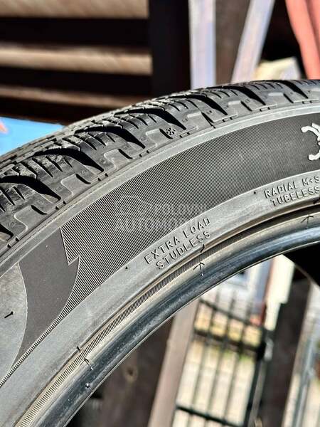 Pirelli 285/40 R22 Zimska