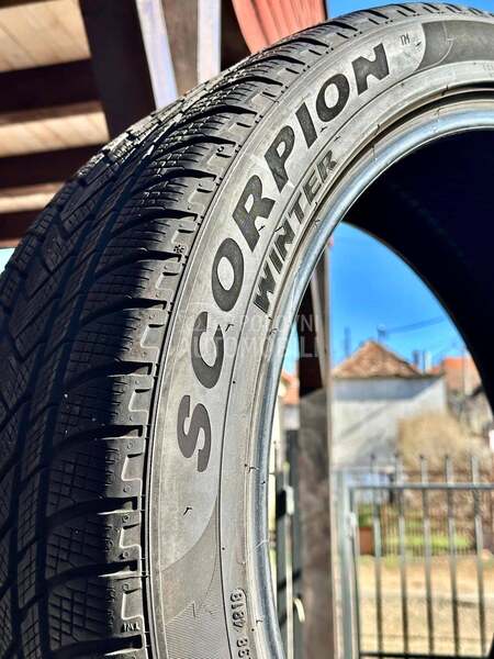 Pirelli 285/40 R22 Zimska