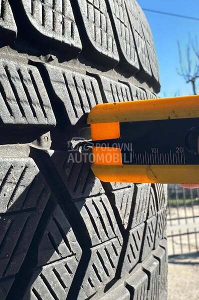 Pirelli 285/40 R22 Zimska