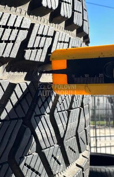 Pirelli 315/30 R22 Zimska