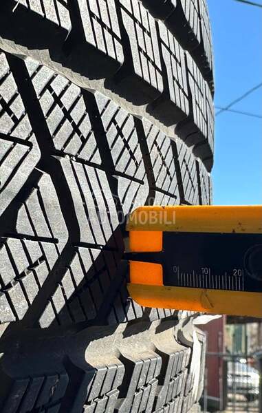 Pirelli 315/30 R22 Zimska