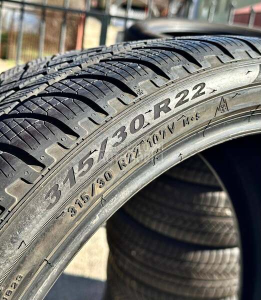 Pirelli 315/30 R22 Zimska