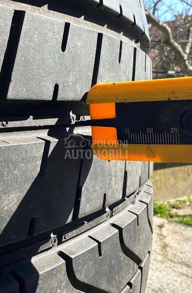 Pirelli 275/35 R21 Letnja