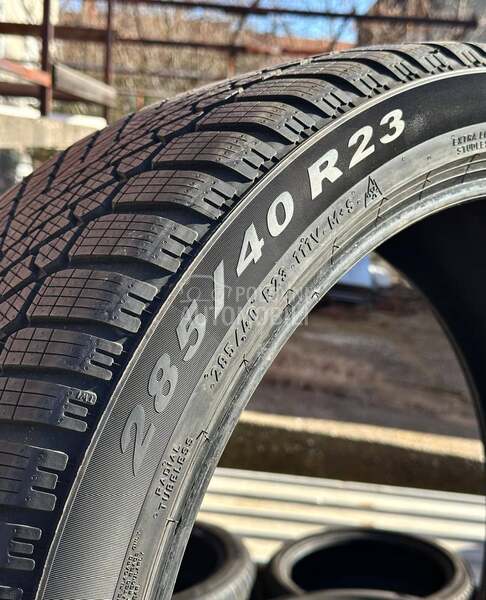 Pirelli 285/40 R23 Zimska