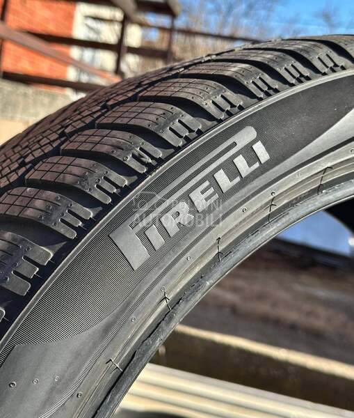 Pirelli 285/40 R23 Zimska