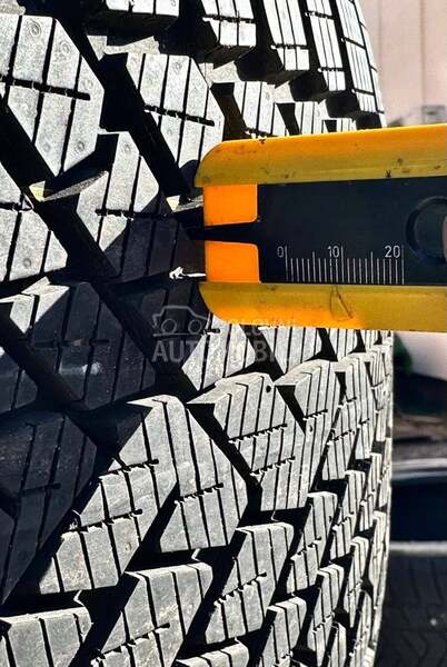 Pirelli 285/40 R23 Zimska