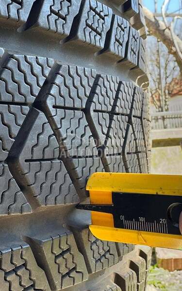 Pirelli 305/35 R21 Zimska