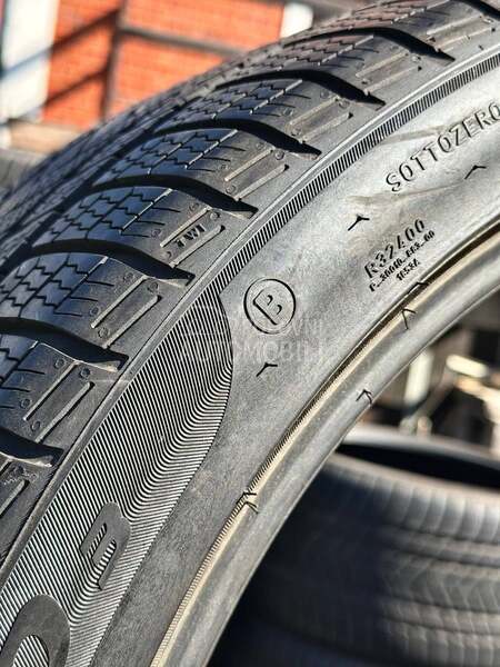 Pirelli 305/35 R21 Zimska