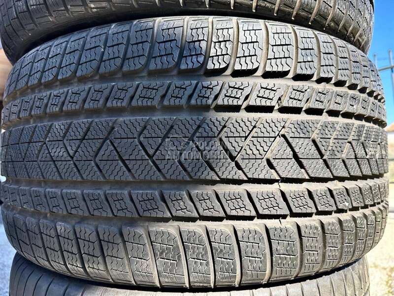 Pirelli 305/35 R21 Zimska