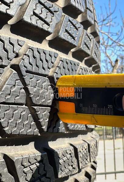 Pirelli 305/35 R21 Zimska