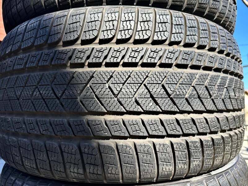 Pirelli 305/35 R21 Zimska