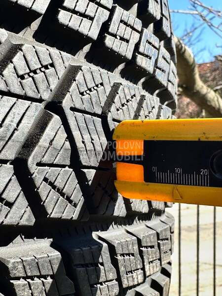 Pirelli 285/40 R22 Zimska