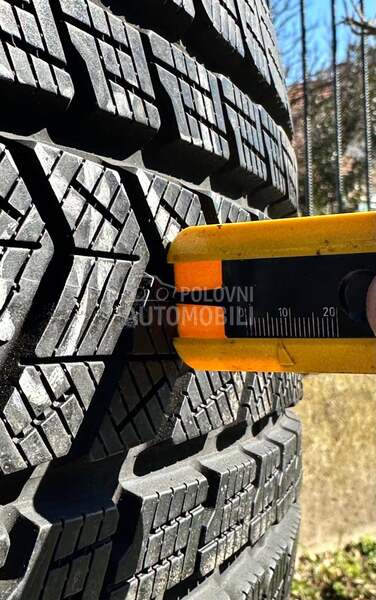 Pirelli 285/40 R22 Zimska