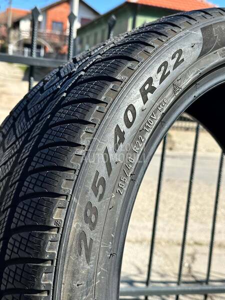 Pirelli 285/40 R22 Zimska