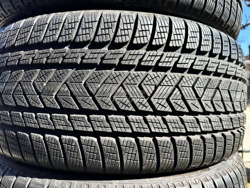 Pirelli 285/40 R22 Zimska
