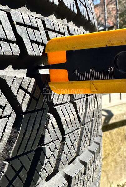 Pirelli 285/40 R22 Zimska