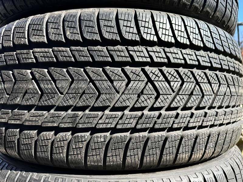 Pirelli 285/40 R22 Zimska