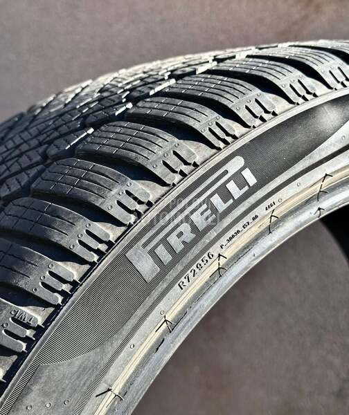 Pirelli 285/35 R22 Zimska