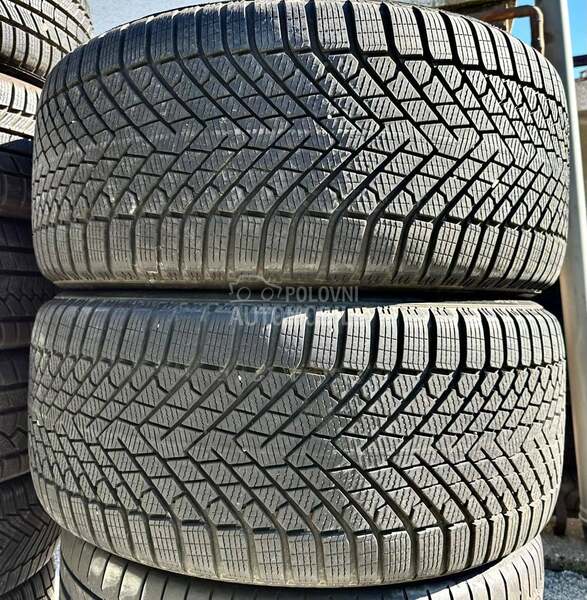 Pirelli 285/35 R22 Zimska