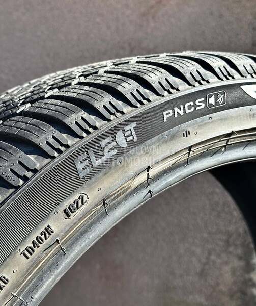 Pirelli 285/35 R22 Zimska