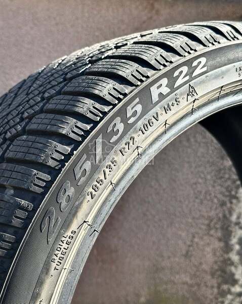Pirelli 285/35 R22 Zimska