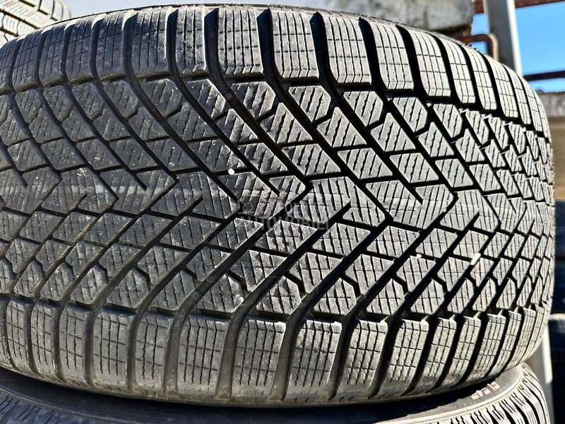 Pirelli 285/35 R22 Zimska