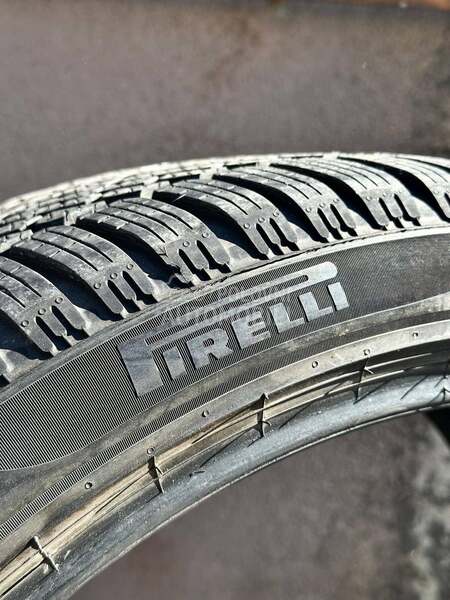Pirelli 285/35 R22 Zimska