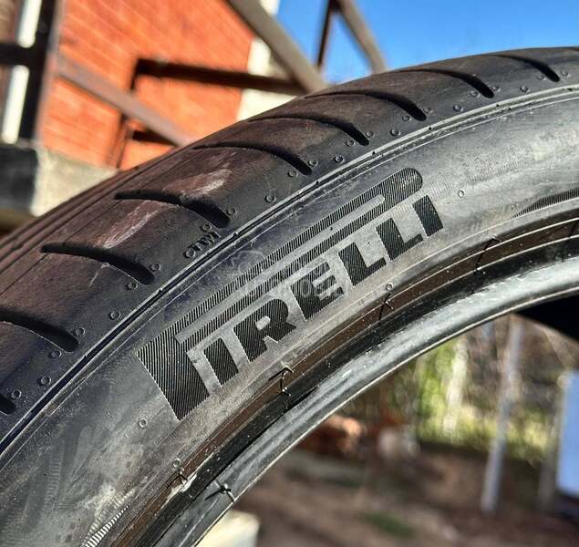 Pirelli 275/35 R22 Letnja