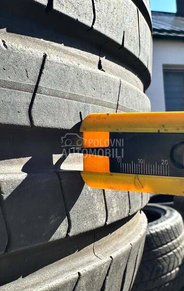 Pirelli 275/35 R22 Letnja