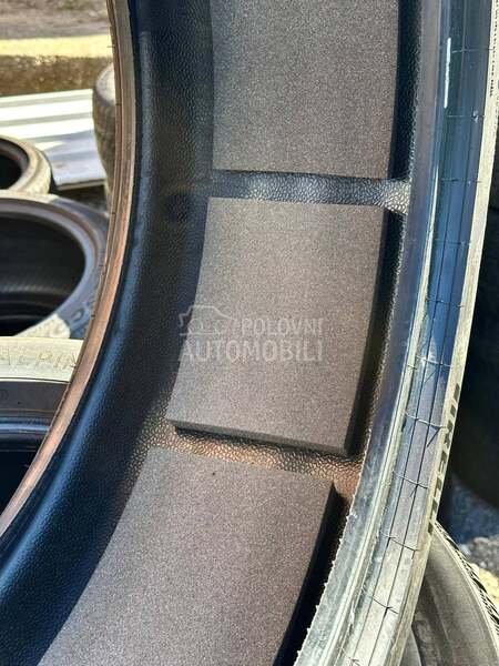 Pirelli 275/35 R22 Letnja