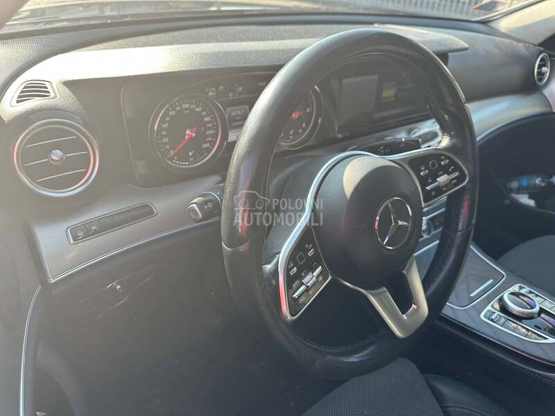 Mercedes Benz E 220 