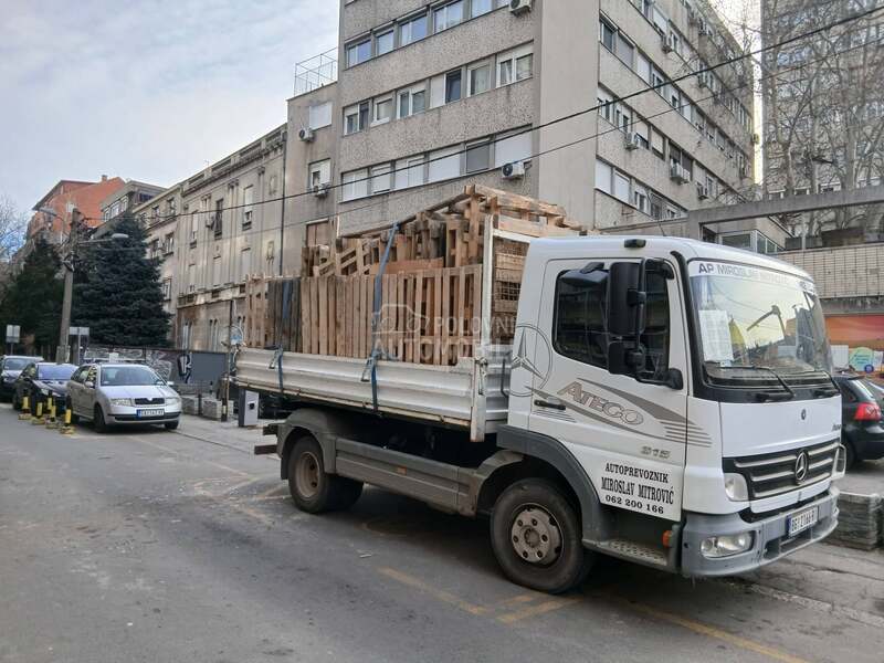 Mercedes Benz atego 815