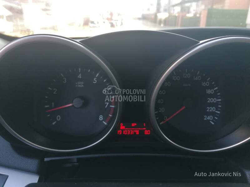 Mazda 3 1.6i ATTRACTION CH