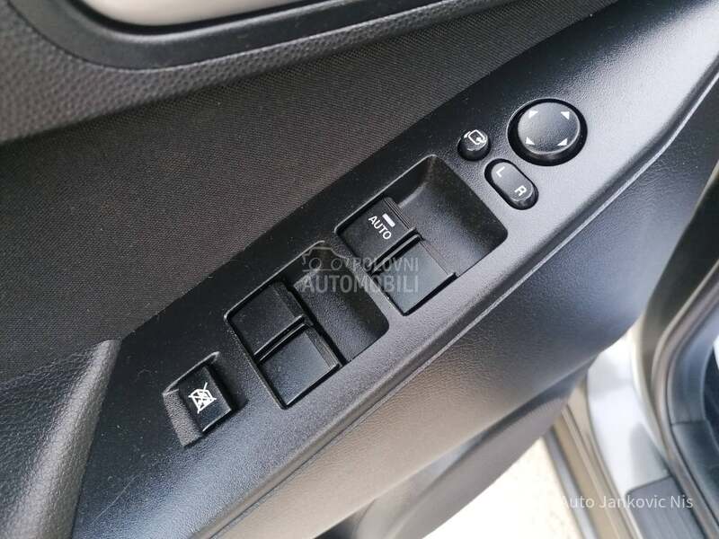 Mazda 3 1.6i ATTRACTION CH