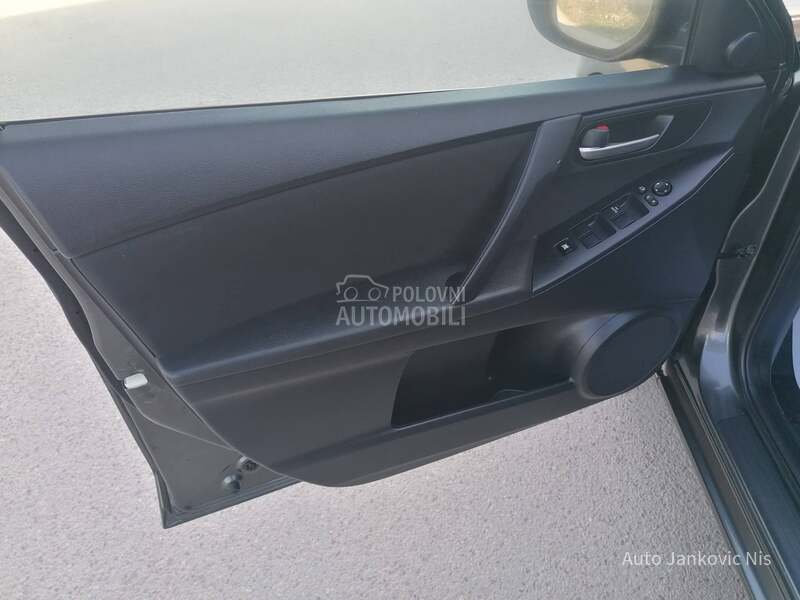 Mazda 3 1.6i ATTRACTION CH