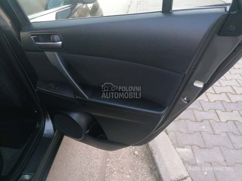 Mazda 3 1.6i ATTRACTION CH