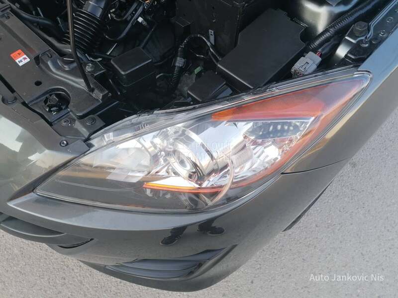 Mazda 3 1.6i ATTRACTION CH