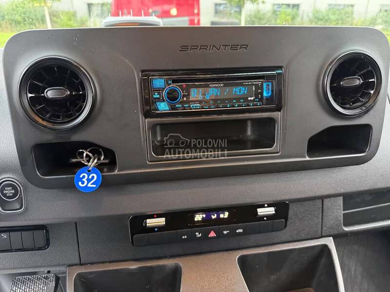 Mercedes Benz Sprinter 516 CDI/MO3022