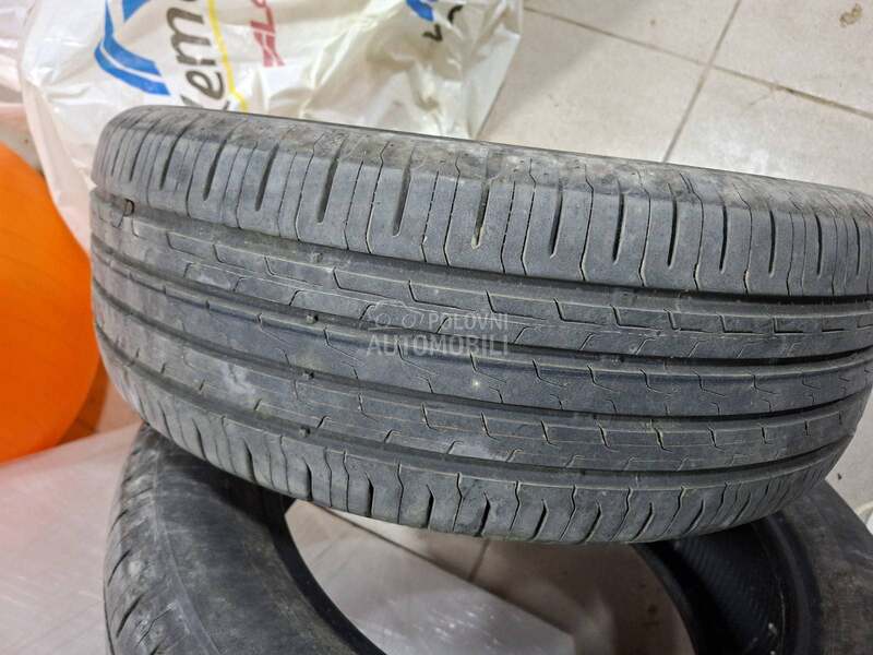Continental 215/55 R17 Letnja