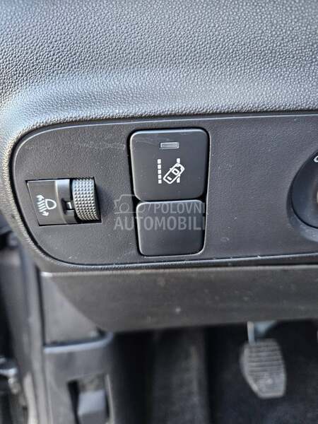 Citroen C3 1.2b.  n.a.v.i/led