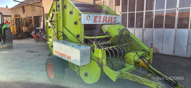 Claas Rollant 44