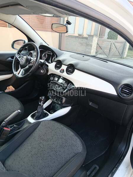 Opel Adam 