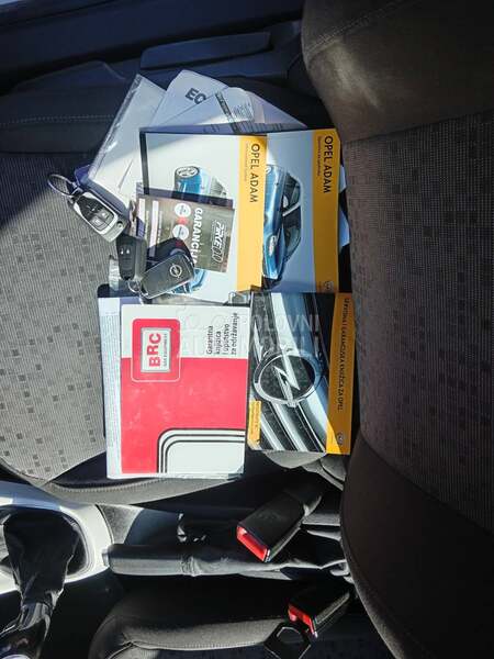 Opel Adam 