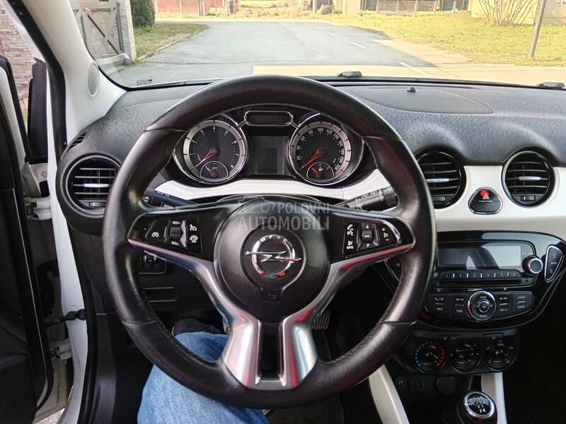 Opel Adam 