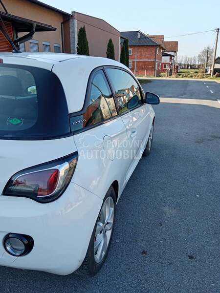 Opel Adam 