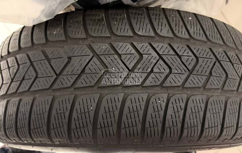 Pirelli 235/60 R18 Zimska