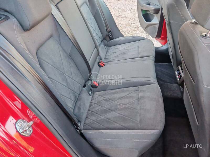 Volkswagen Golf 8 GTE