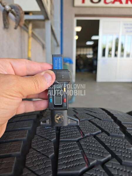 Continental 285/30 R22 Zimska