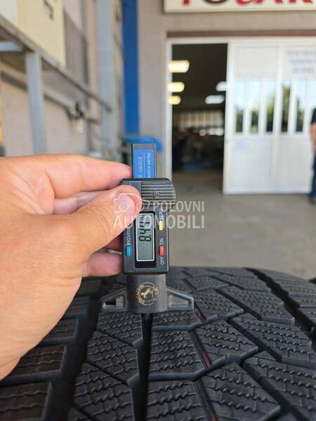 Continental 285/30 R22 Zimska