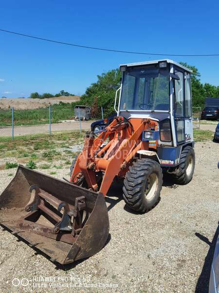 Kubota R410